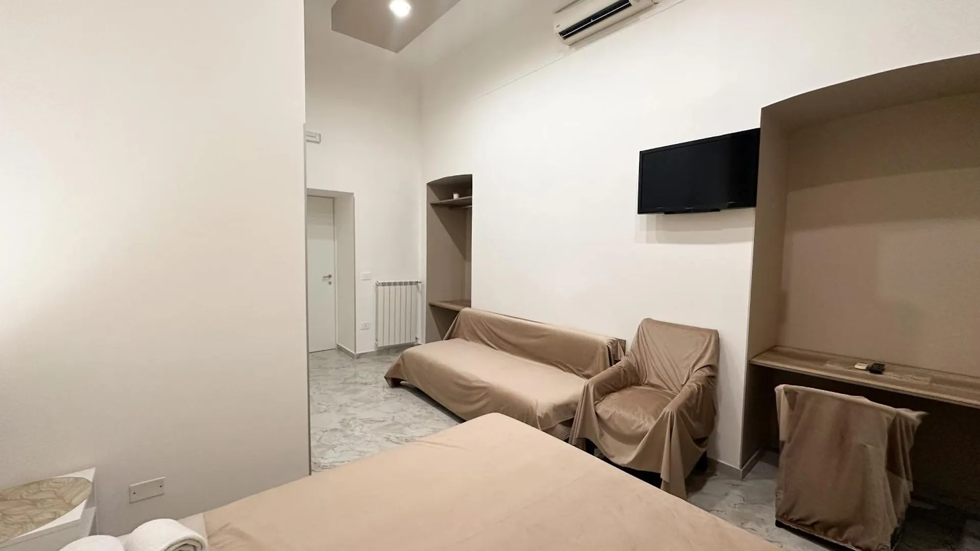 Benvenuto A Napoli Panzió 0*, Nápoly