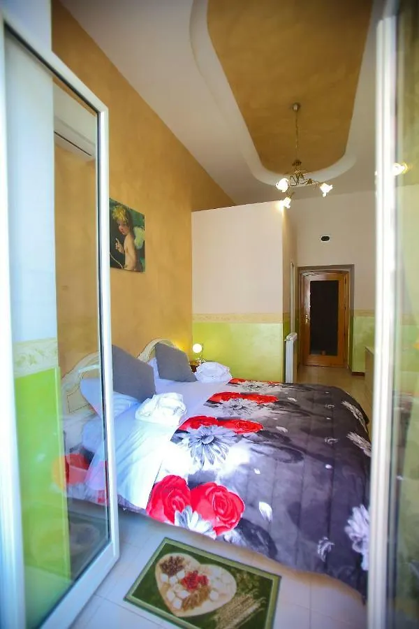 Benvenuto A Napoli Panzió 0*, Nápoly
